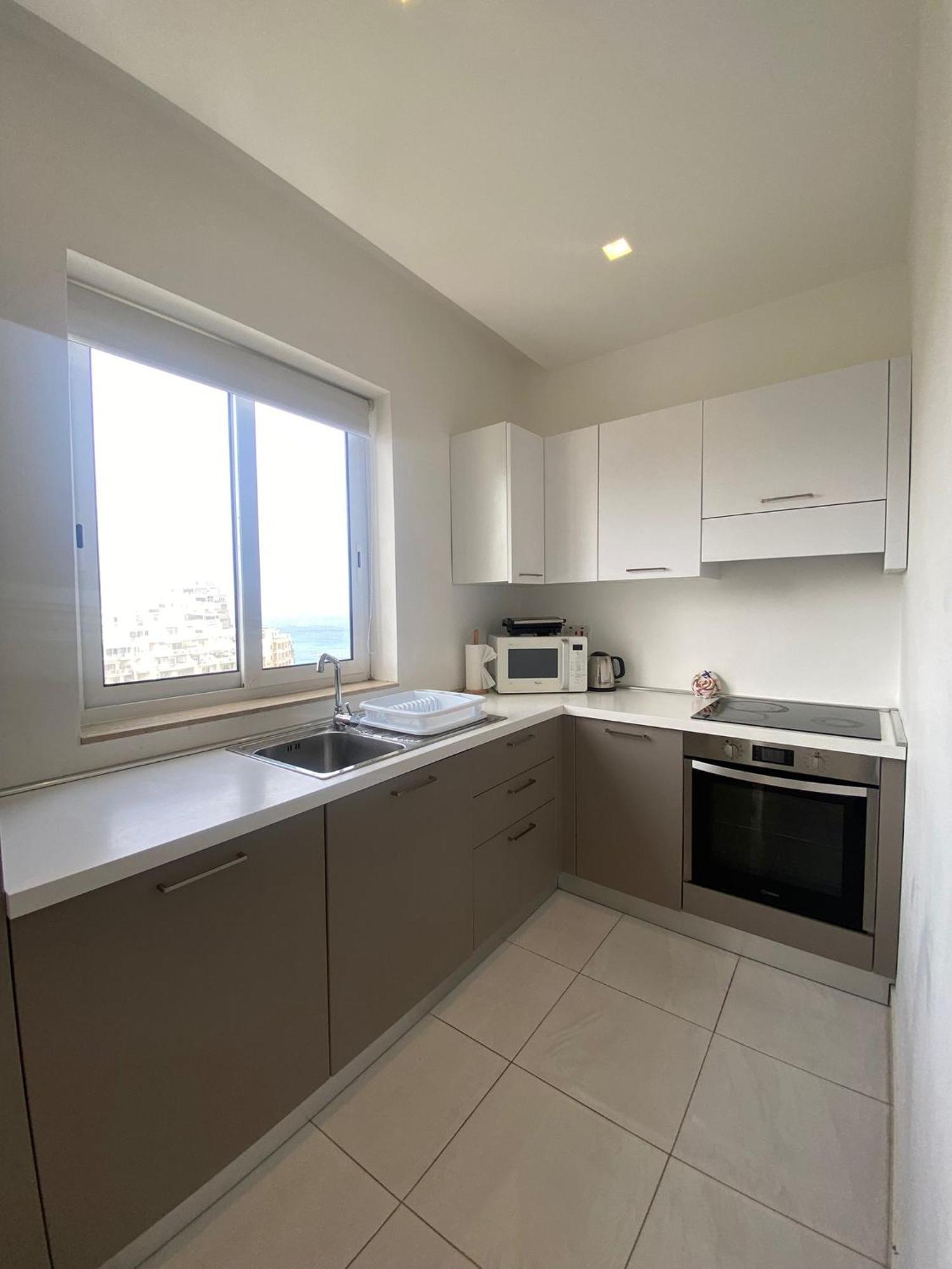 Spectacular Distant Seaview Apt สลีมา ภายนอก รูปภาพ